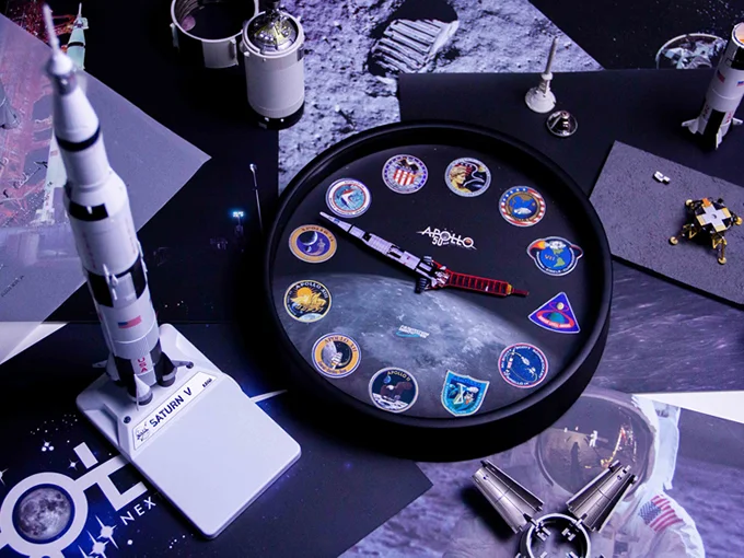 Apollo AR Clock and Saturn V AR Metal Model - thumbnail 2