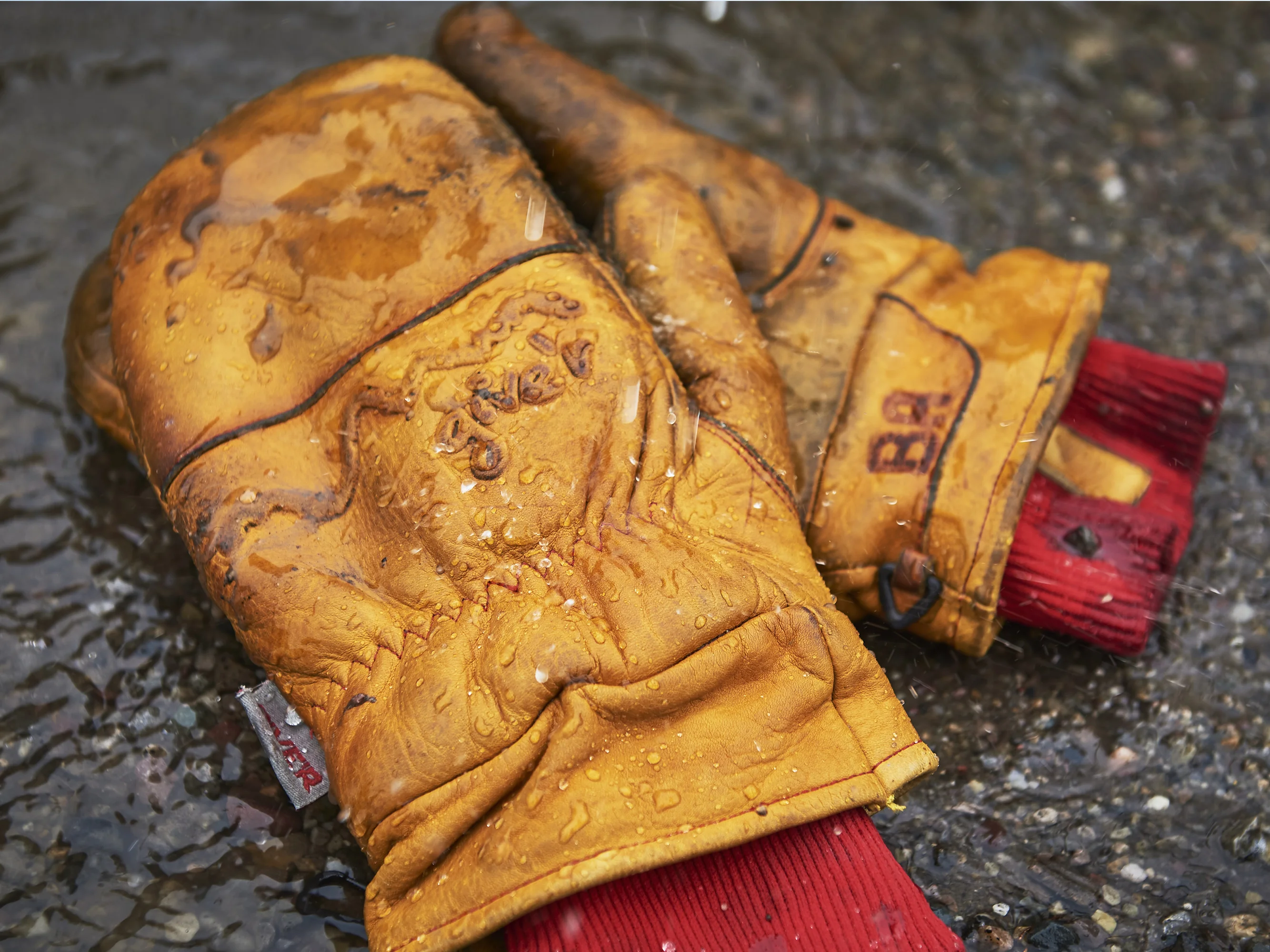 Give’r Frontier Mittens - thumbnail 3