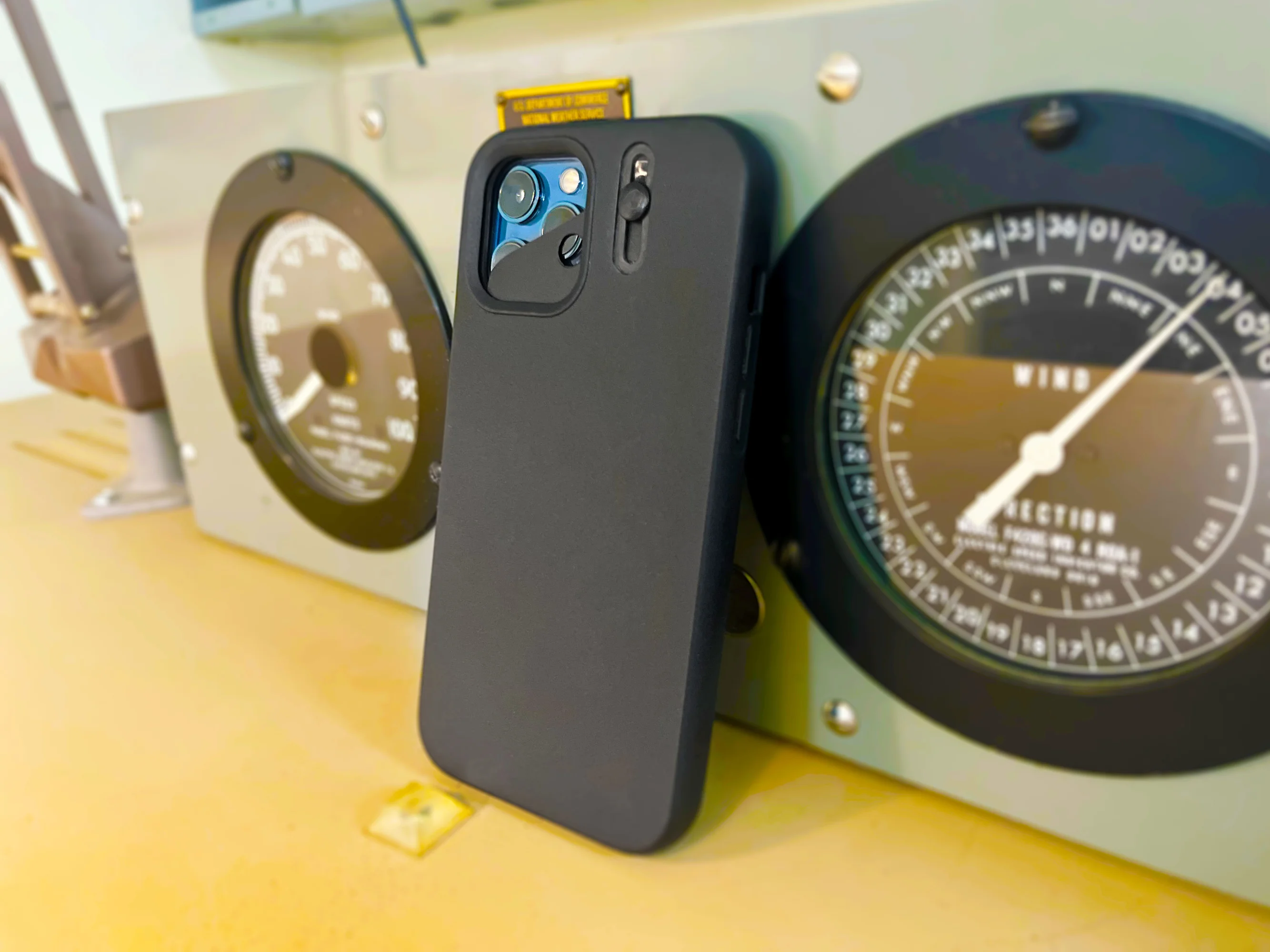 Revo Case - thumbnail 2